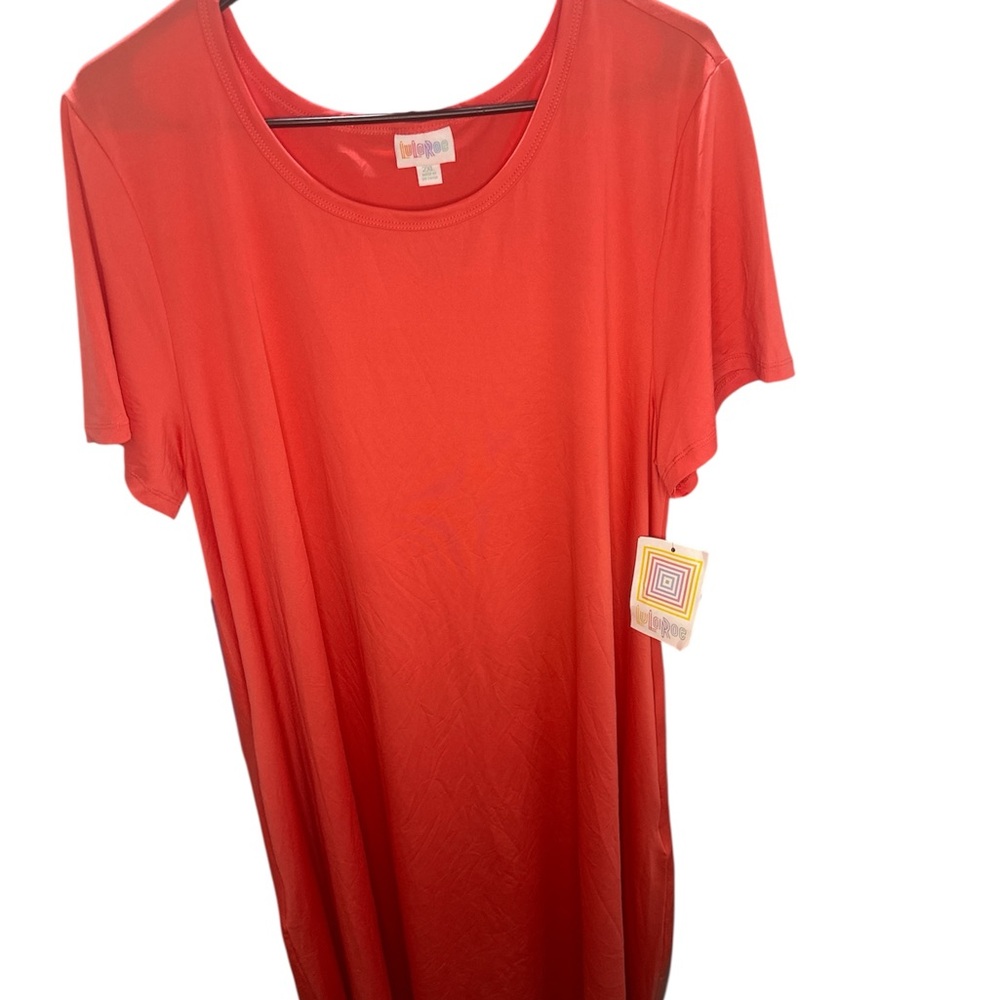 LuLaRoe Vibrant Red Short Sleeve Tee